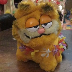 Vtg Garfield Hawaiian lei straw hat small plush